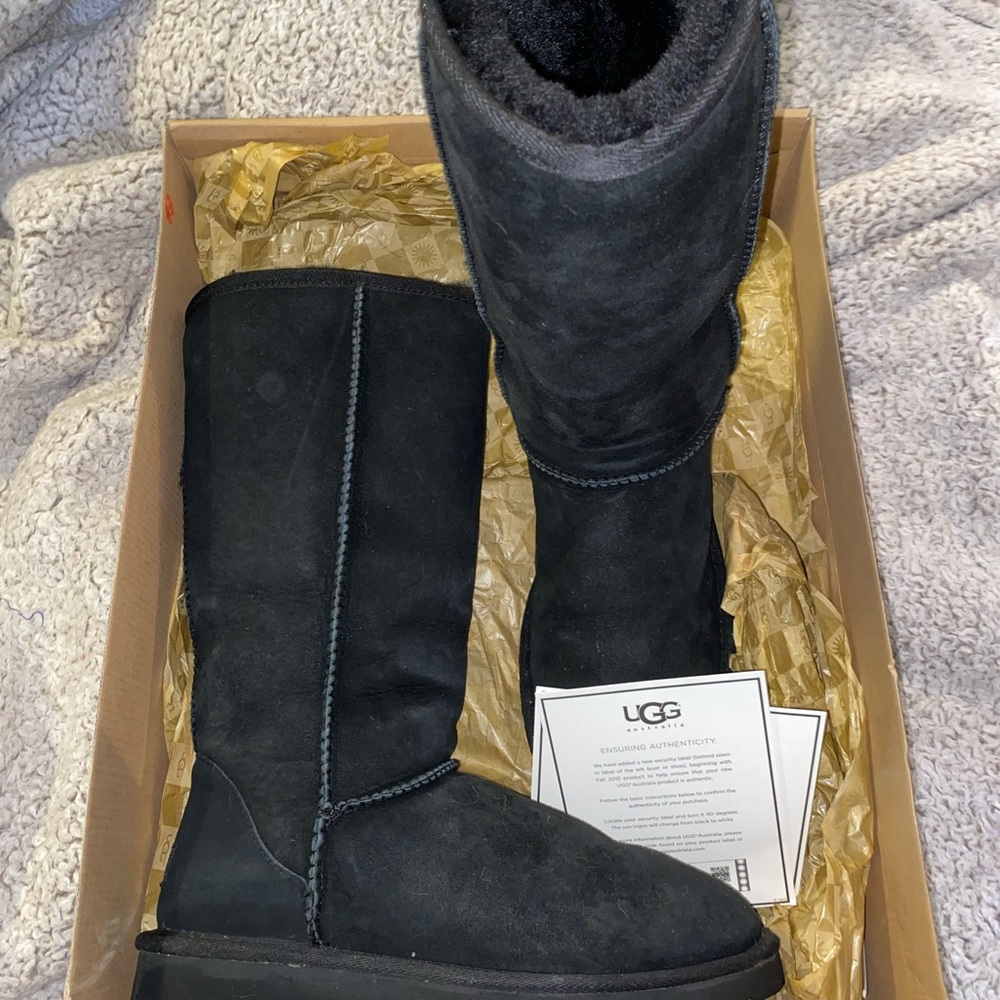 Black knee high UGGS. Authentic.